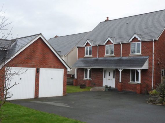 5&nbsp;Bedroom&nbsp;Detached